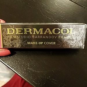 Dermacol color 223